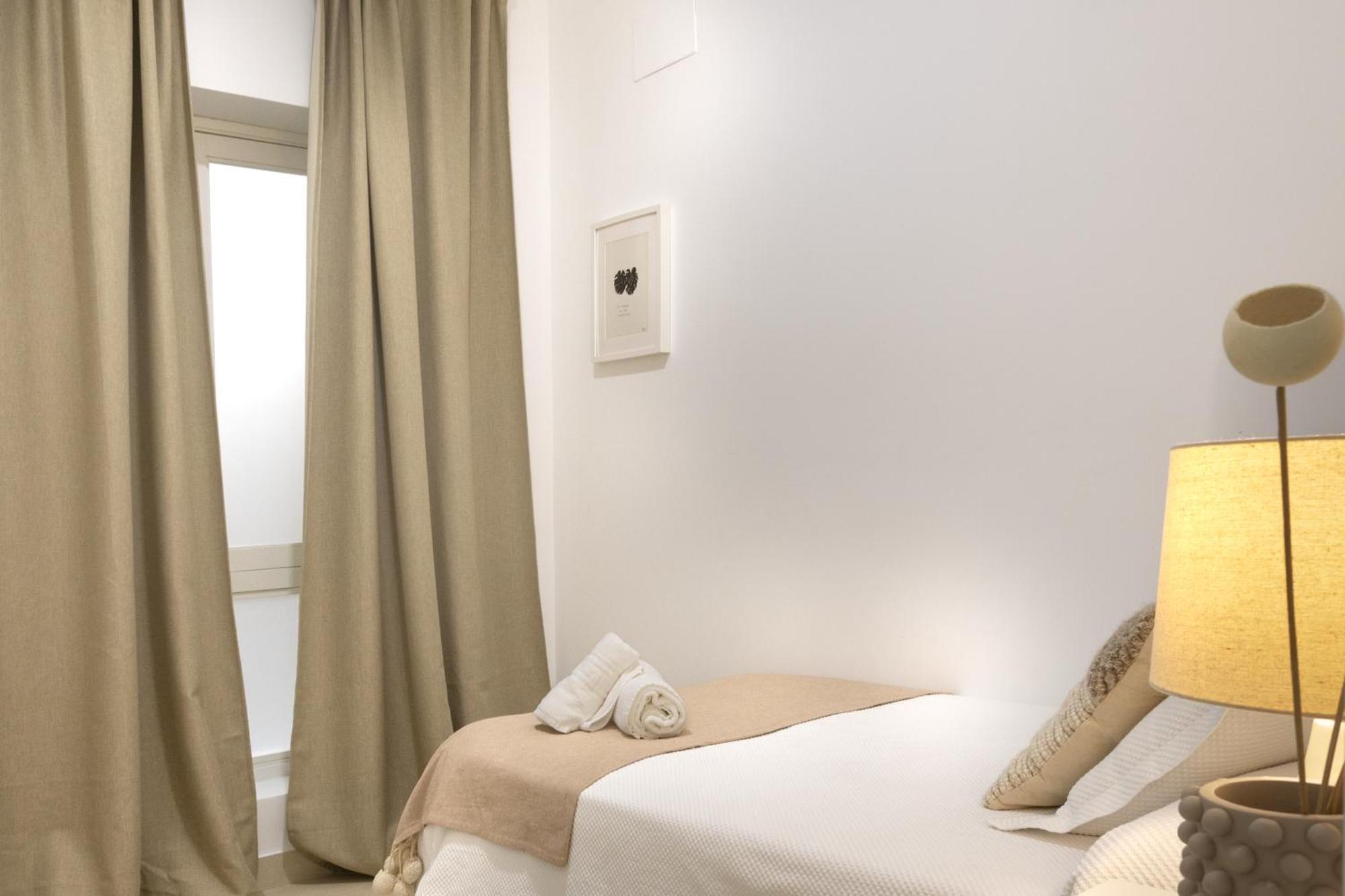 Apartamentos La Tahona Cádiz Buitenkant foto